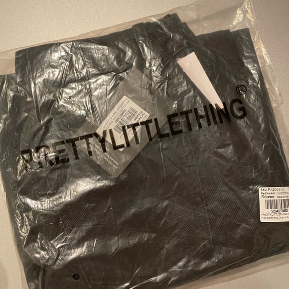 High waisted Black Ripped Jeans - Picture 2 of 6